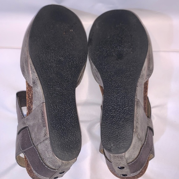 Pierre Dumas Pewter Enya Sandal - Picture 12 of 12